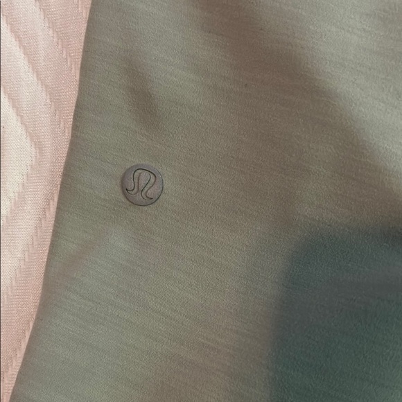 Lululemon Men's Balancer short. 6”, Linerless. Size L. Heathered Tan - Picture 4 of 6